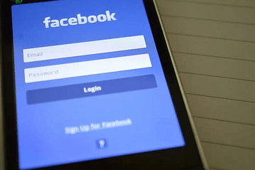 How to Detox From Social Media Without Deleting Your Account