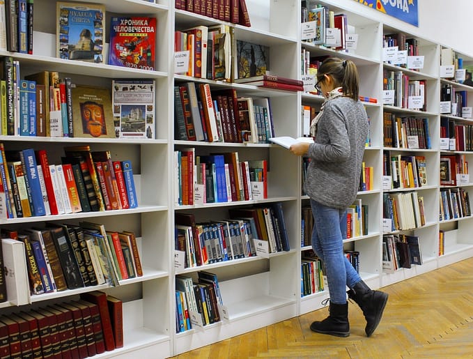 10 Books Every Girl Must Read to Stand Out