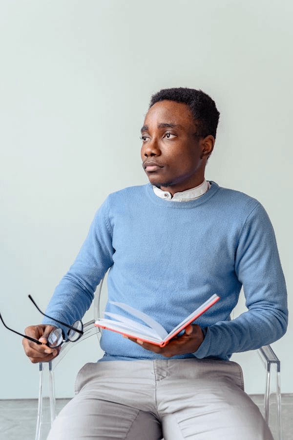 <strong>How to Think Critically – A Guide to Creative and Critical Thinking</strong> 3 How to Think Critically – A Guide to Creative and Critical Thinking