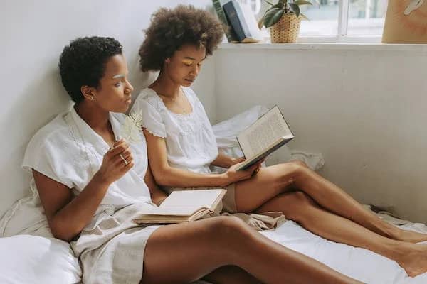 10 Books Every Girl Must Read to Stand Out